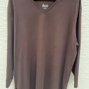Knit, V-neck Top. Sz. 1X. Dark brown.